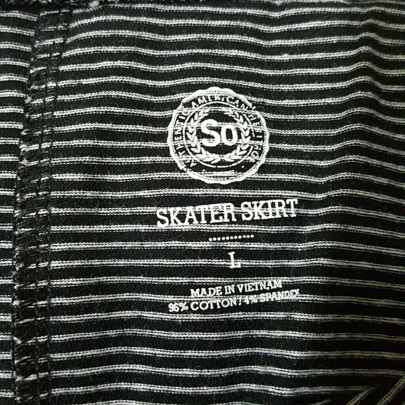 Black and White Stripe Skater Skirt Size L - Picture 2 of 2